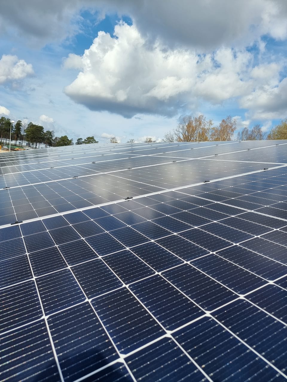Solceller installerade på tak